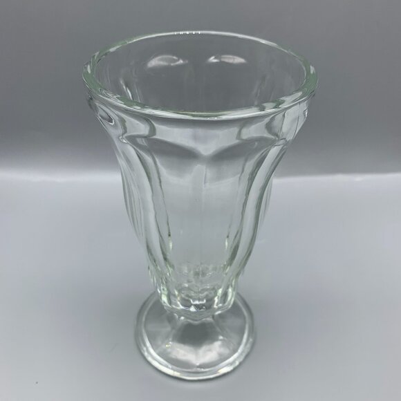 Libbey Footed Clear Glass Milkshake/Sundae Glasses (set of 2) - Picture 4 of 5